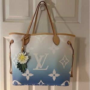 Louis Vuitton Never Full By the Pool MM limited edition